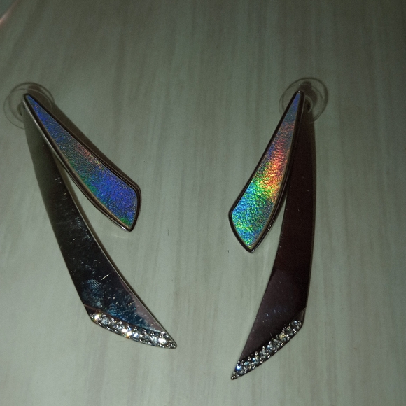Guess Silver Tone holographic Earrings with RhinestoneStones  Women's Jewelry - Picture 8 of 14